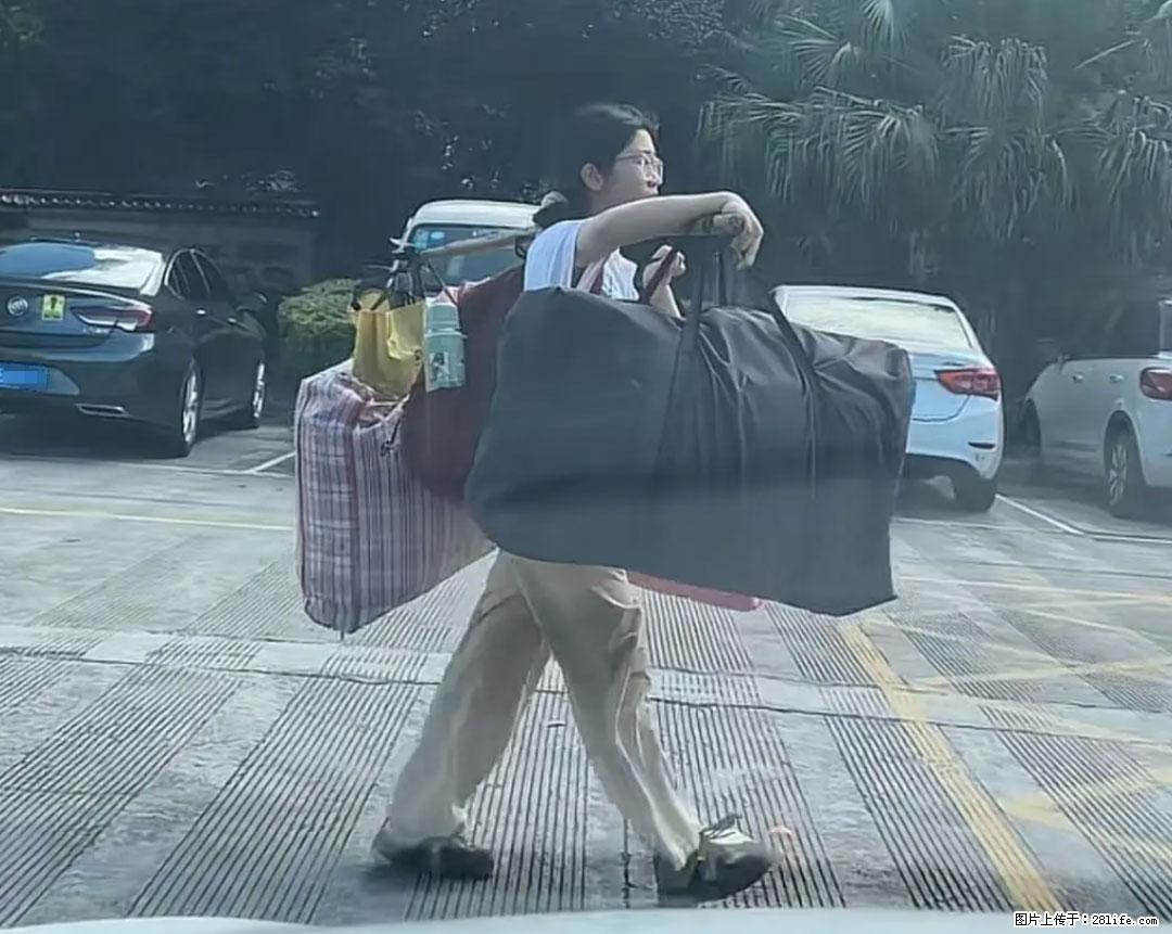 全网追的“扁担女孩”,找了一份暑假工,时薪12元 - 嘉峪关生活资讯 - 嘉峪关28生活网 jyg.28life.com