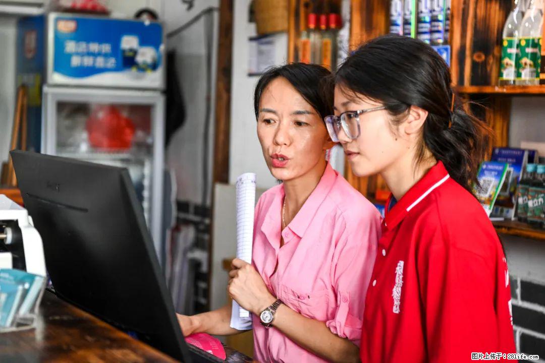 全网追的“扁担女孩”,找了一份暑假工,时薪12元 - 嘉峪关生活资讯 - 嘉峪关28生活网 jyg.28life.com